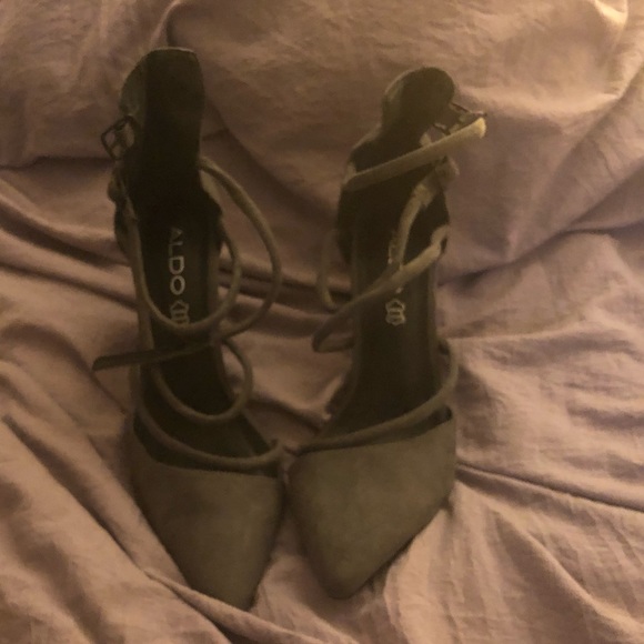 I’m selling this Aldo heels shoes size 8 - Picture 1 of 1